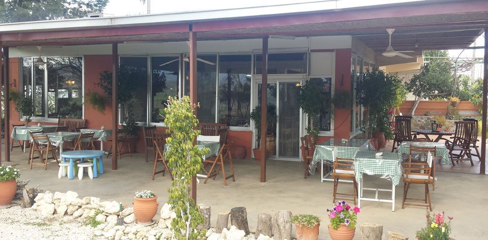 Omorfos Tavern